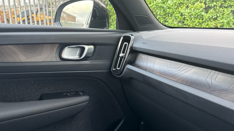 Volvo EX40 185kW Extended Range Plus 78kWh 5dr Auto Electric Estate